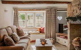 Loveview - A Painswick Stone Haven
